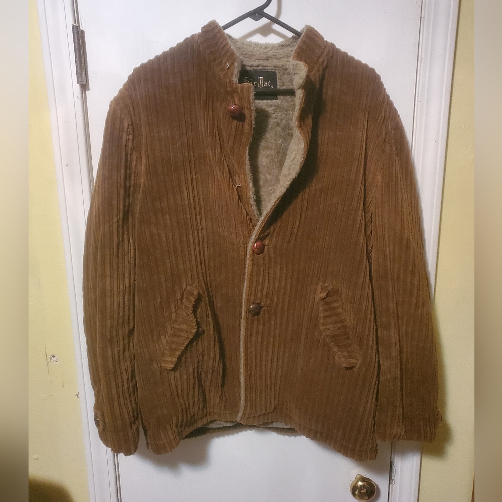 Sir jac corduroy coat missing 1 button and 2 need to be put back on